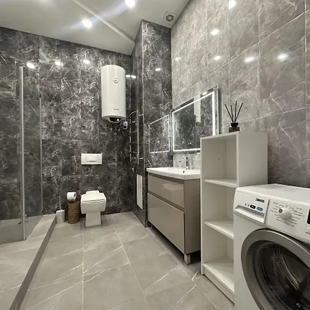 в аркадии 130 м, 2 этаж *