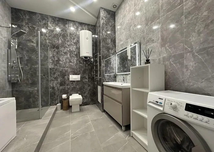 в аркадии 130 м, 2 этаж *